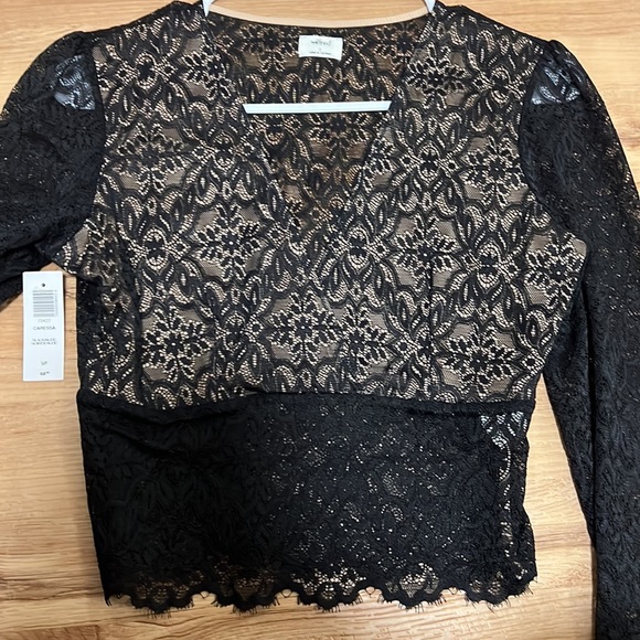 Aritzia Wilfred top size small (never worn) - Picture 4 of 4